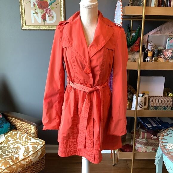 Jessica Simpson Trench Coat with floral lining - Picture 1 of 8